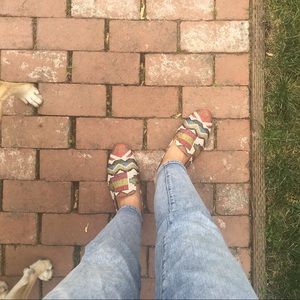 Warm and cozy, printed linen mules